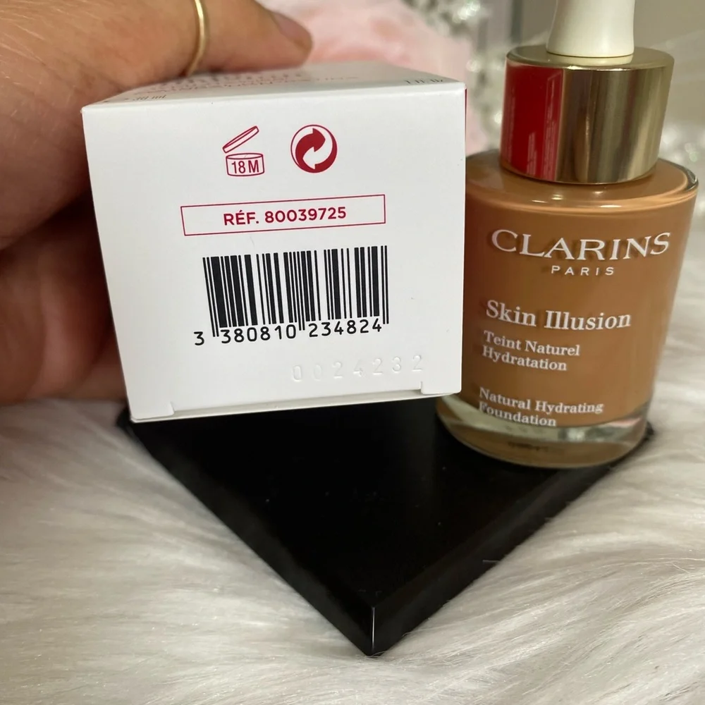 Clarins Skin Illusion 115 Cognac SPF 15 Natural Hydrating Foundation 1 OZ